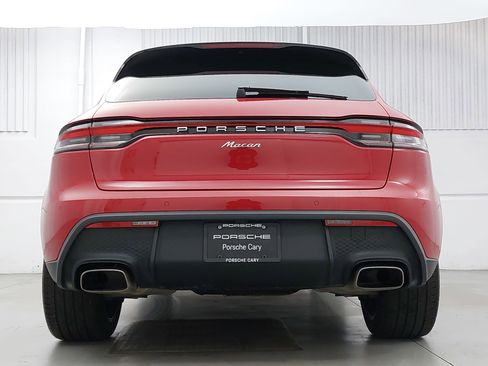 Certified 2025 Porsche Macan image 6