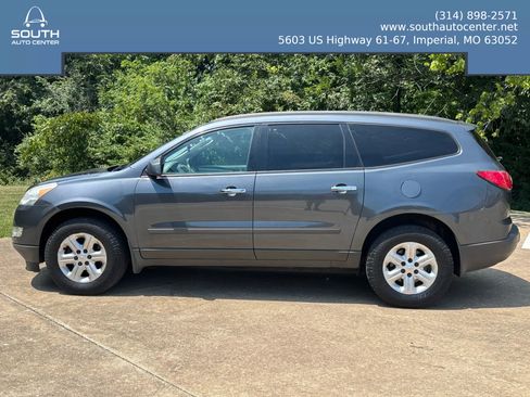 Used 2012 Chevrolet Traverse LS image 9