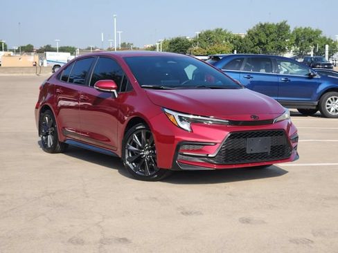 Used 2026 Toyota Corolla SE FWD image 2