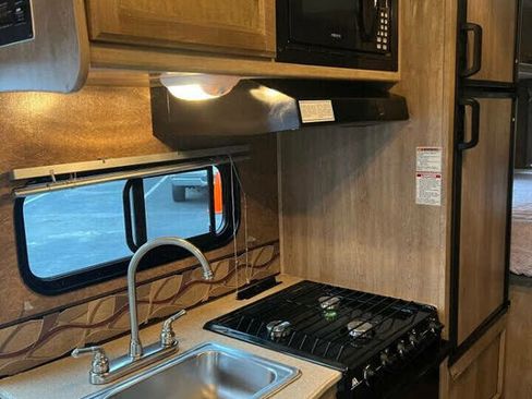 Used 2014 Ford E-350 and Econoline 350 Super Duty image 2