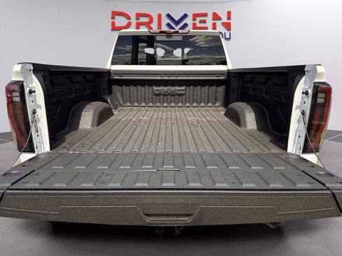New 2026 GMC Sierra 3500 AT4 w/ AT4 Premium Plus Package AWD/4WD image 16