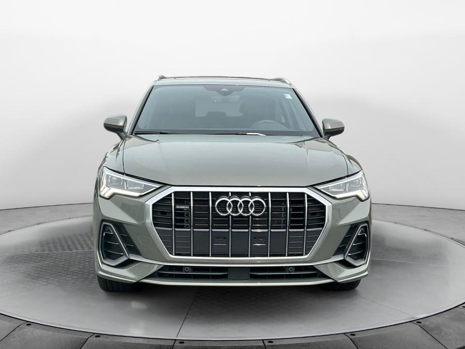 Used 2025 Audi Q3 2.0T Premium AWD/4WD image 2
