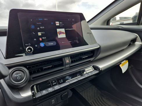 Used 2026 Toyota Prius LE FWD image 11