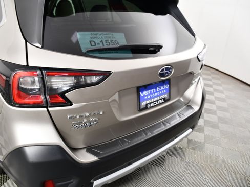 Used 2020 Subaru Outback Limited AWD/4WD image 15