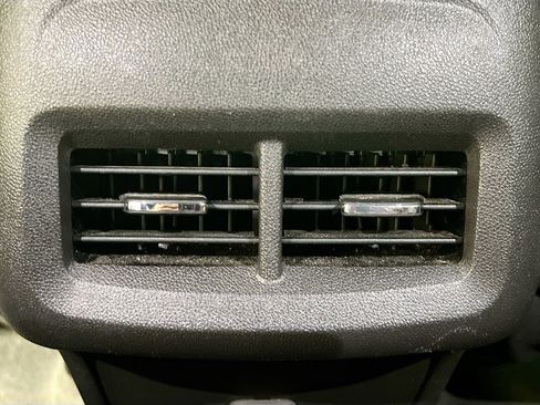 Used 2024 Chevrolet Equinox LT AWD/4WD image 17