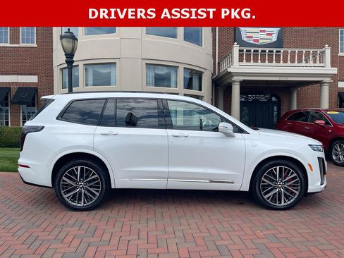 Used 2025 Cadillac XT6 Sport w/ Platinum Package AWD/4WD image 7