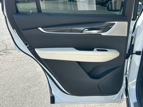 Certified 2024 Cadillac XT6 Sport w/ LPO, Floor Liner Package AWD/4WD image 21