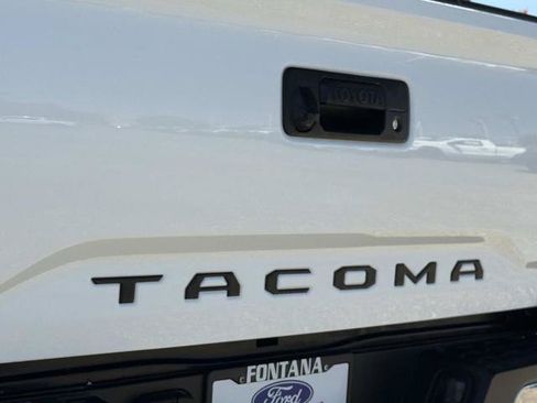 Used 2023 Toyota Tacoma TRD Off-Road w/ Black Out Package (TMS) AWD/4WD image 9