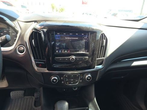 Used 2021 Chevrolet Traverse LS FWD image 18