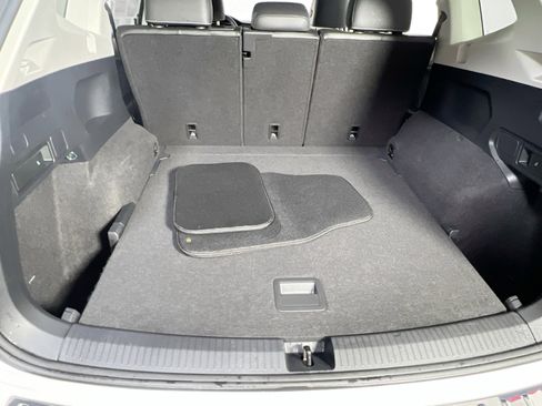 Used 2023 Volkswagen Tiguan SE image 25