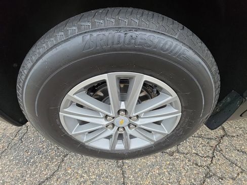 Used 2023 Chevrolet Traverse LT AWD/4WD image 38