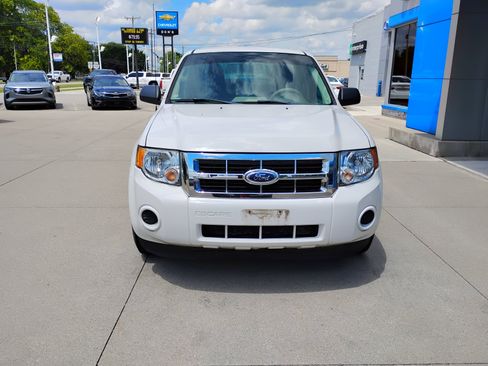 Used 2012 Ford Escape XLS AWD/4WD image 2