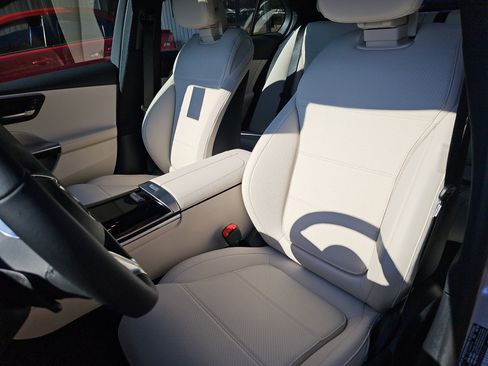 Certified 2025 Mercedes-Benz C 300 Sedan image 17