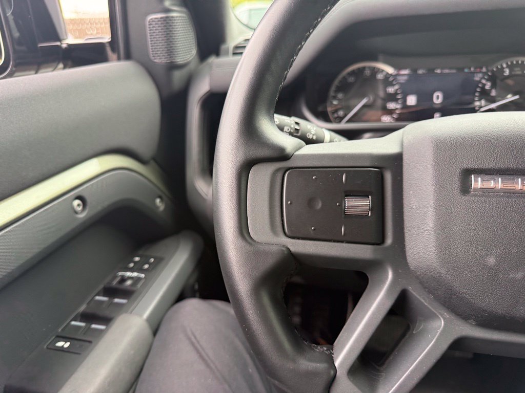 Used 2023 Land Rover Defender 110 X-Dynamic SE AWD/4WD image 31