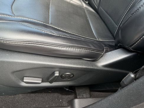 Used 2019 Ford Explorer Platinum image 22