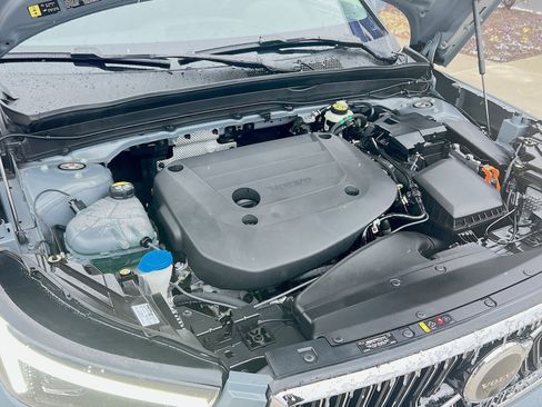 Certified 2023 Volvo XC40 B5 Ultimate w/ Protection Package Premier image 27