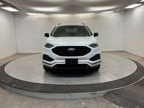 Used 2022 Ford Edge SE w/ Black Appearance Package image 8