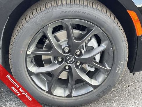 New 2026 Chrysler Pacifica Limited w/ S Appearance Package image 40