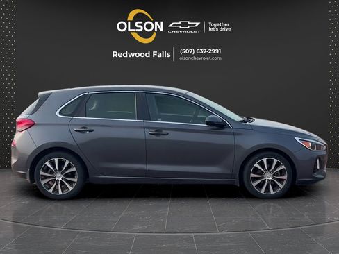 Used 2018 Hyundai Elantra GT FWD image 6