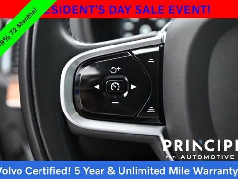 Certified 2022 Volvo XC90 T6 Momentum w/ Advanced Package image 26