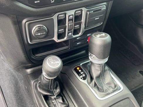 Used 2024 Jeep Wrangler Unlimited Sport AWD/4WD image 33