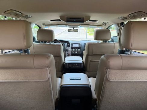 Used 2016 Toyota Sequoia Platinum RWD image 16