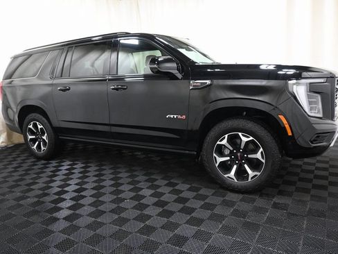 Used 2025 GMC Yukon XL AT4 w/ AT4 Premium Package AWD/4WD image 16