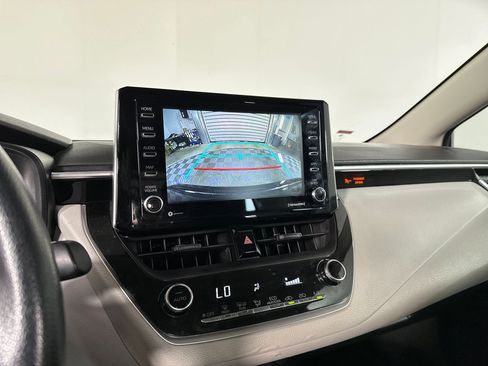 Used 2021 Toyota Corolla LE image 26