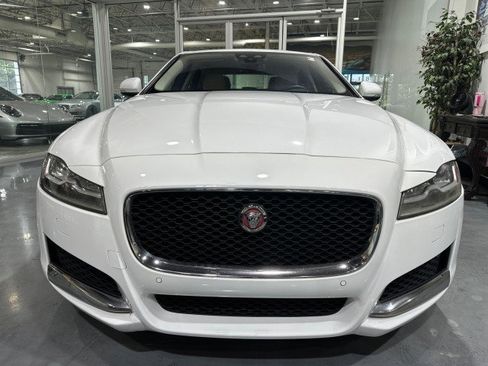 Used 2017 Jaguar XF Prestige RWD image 20