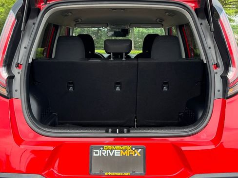 Used 2024 Kia Soul LX w/ Option Group 015 FWD image 18