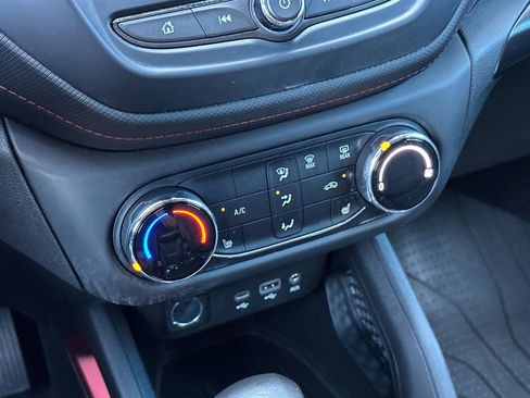 Used 2023 Chevrolet TrailBlazer RS image 19