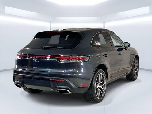 Certified 2024 Porsche Macan image 9