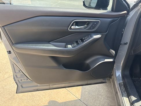 Used 2021 Nissan Rogue Platinum FWD image 14