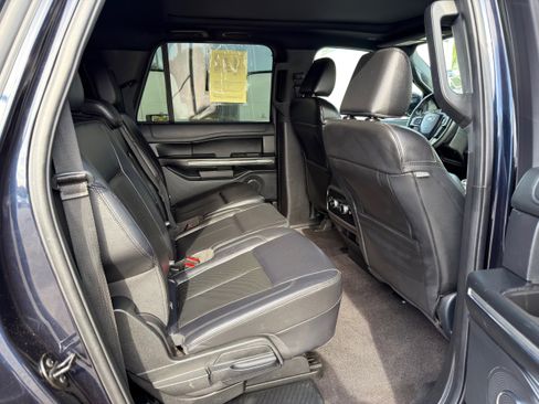 Used 2021 Ford Expedition Max XLT image 12