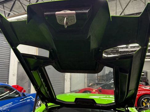 Used 2018 Lamborghini Huracan Performante image 19