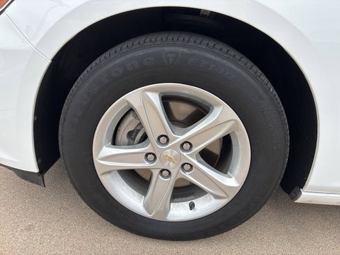 Used 2023 Chevrolet Malibu LS image 10