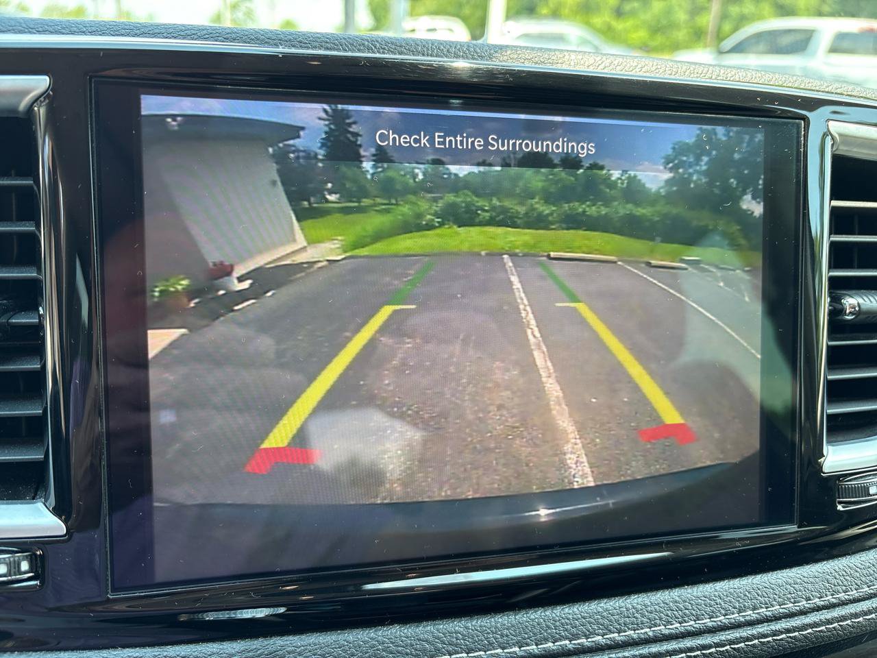 Used 2023 Chrysler Pacifica Limited FWD image 24