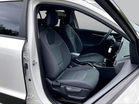 Used 2023 Kia Niro LX FWD image 8