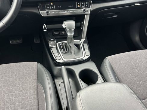 Used 2025 Kia Seltos S FWD image 16
