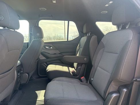 Used 2023 Chevrolet Traverse LT image 13