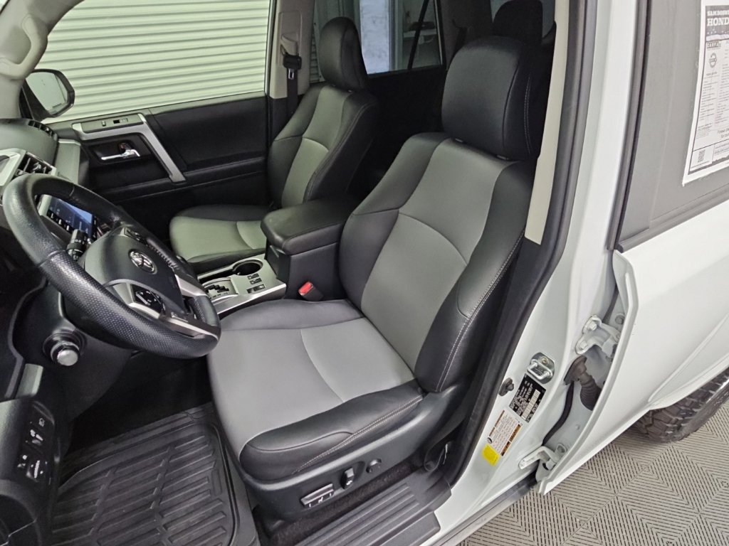 Used 2024 Toyota 4Runner SR5 Premium w/ Moonroof Package RWD image 29