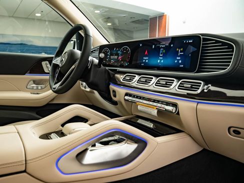 New 2026 Mercedes-Benz GLS 450 4MATIC image 53