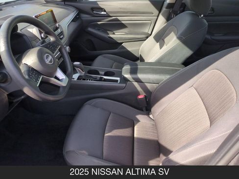 Used 2025 Nissan Altima 2.5 SV FWD image 14