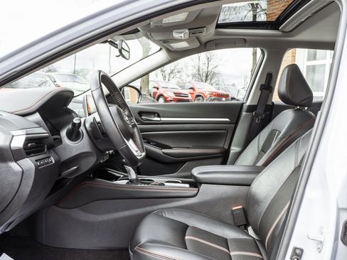 Used 2024 Nissan Altima 2.5 SR image 23