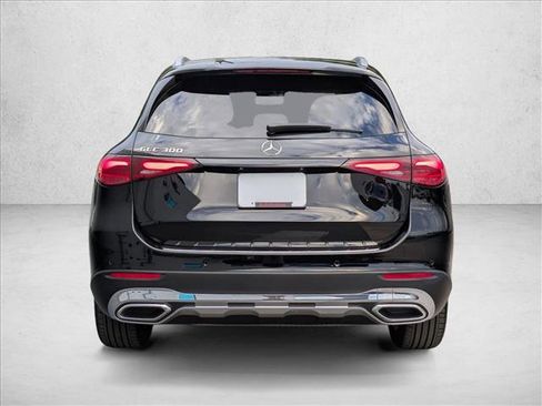 Certified 2025 Mercedes-Benz GLC 300 image 9
