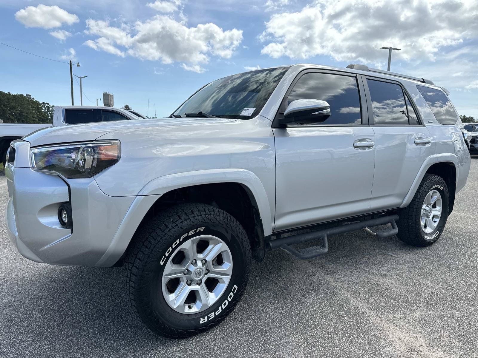 Used 2022 Toyota 4Runner SR5 Premium w/ Moonroof Package AWD/4WD image 8