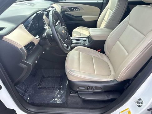 Used 2023 Chevrolet Traverse Premier AWD/4WD image 12