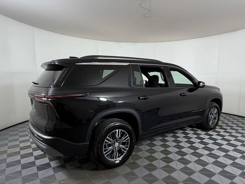 Used 2025 Chevrolet Traverse LT w/ Driver Confidence Package FWD image 4