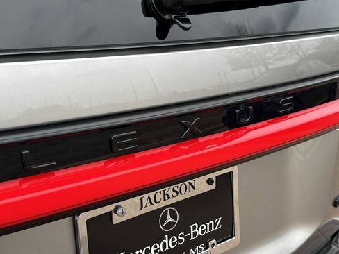 Used 2024 Lexus GX 550 image 10