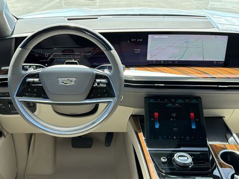 Used 2026 Cadillac Escalade Platinum Sport w/ LPO, Floor Liner Package image 29